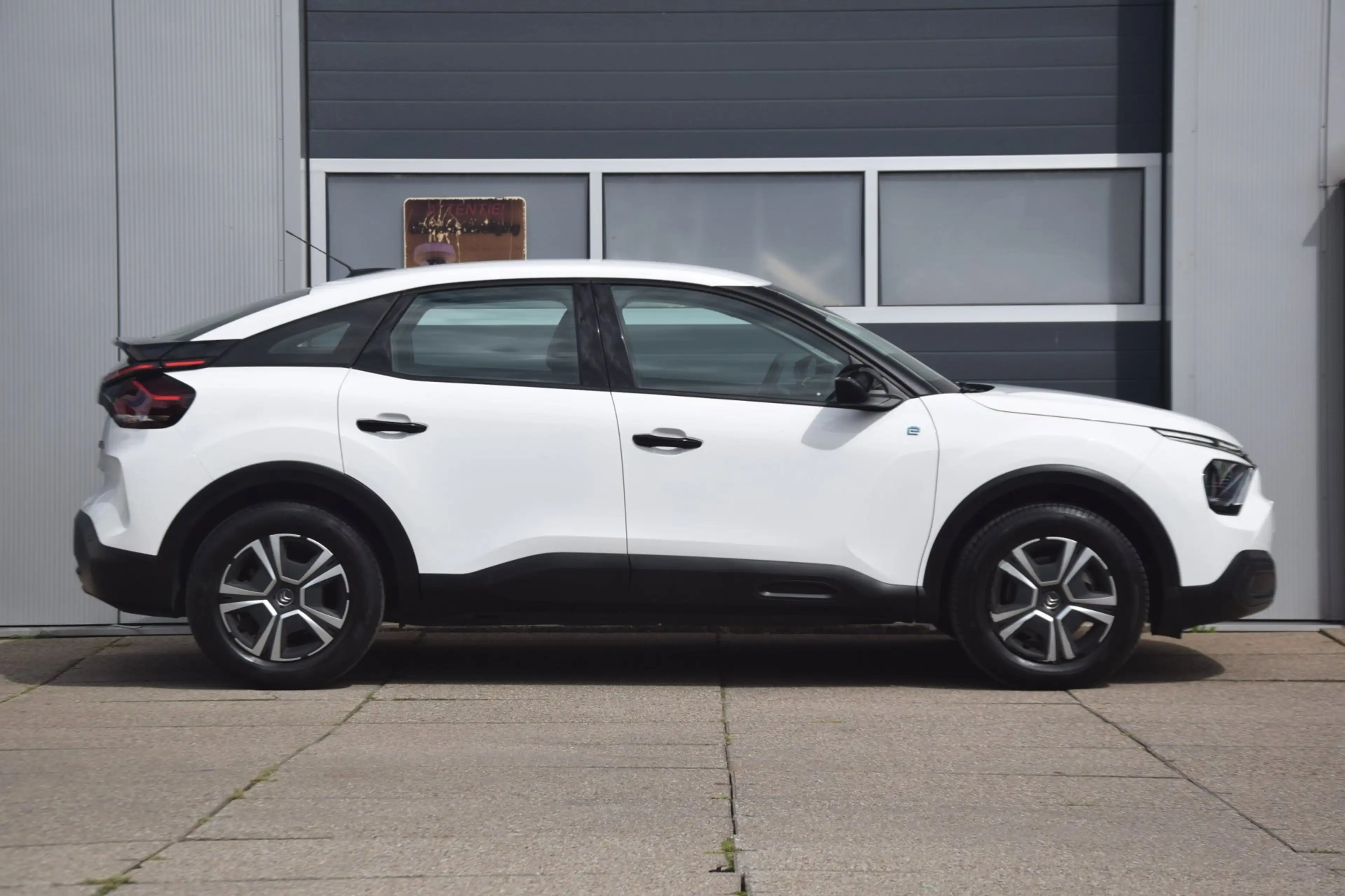 Citroen E-C4 Electric Live 50 kWh — photo 4