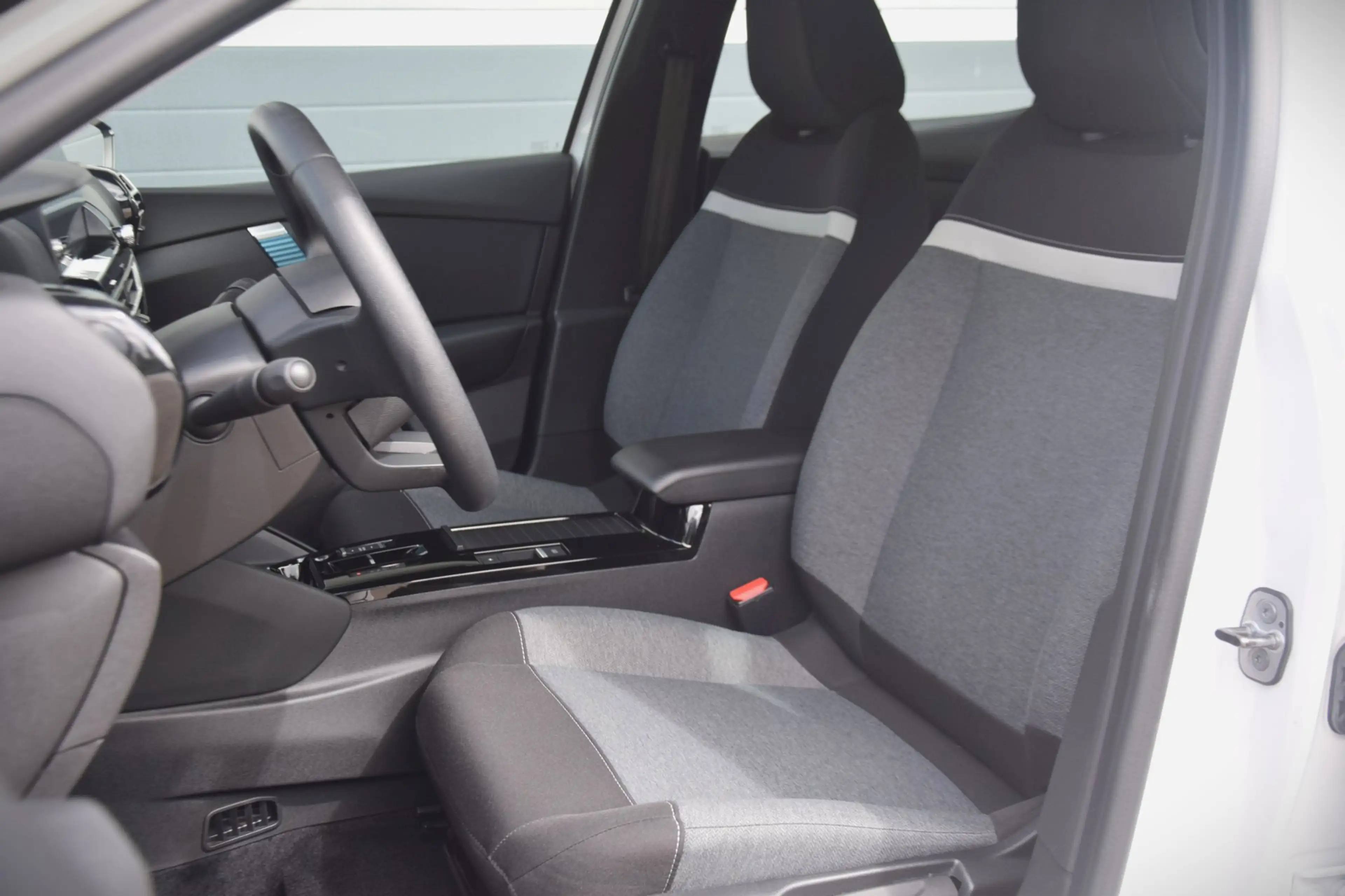 Citroen E-C4 Electric Live 50 kWh — photo 9