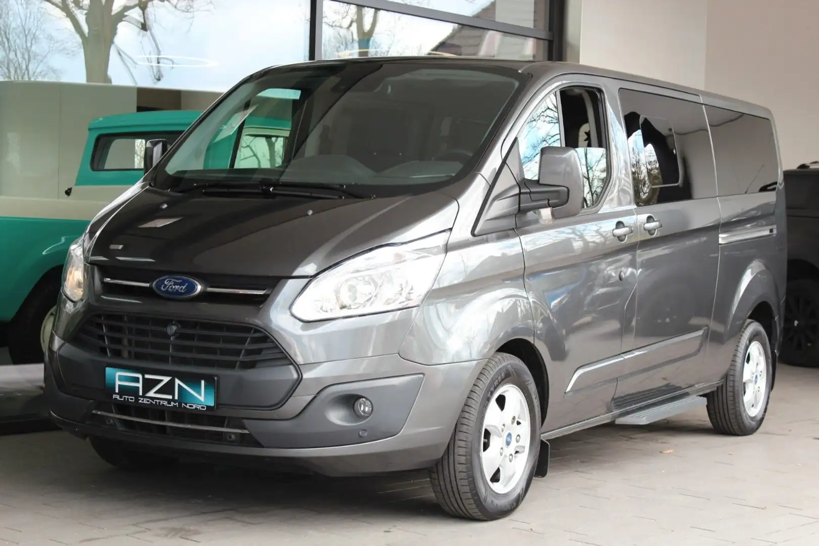 Ford Tourneo Custom L2 Titanium Automatik 8-Sitzer Grau - 2