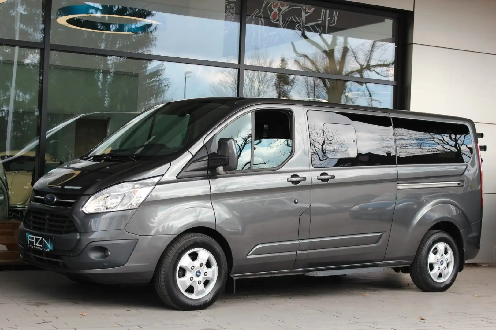 Ford Tourneo Custom L2 Titanium Automatik 8-Sitzer Grau - 1