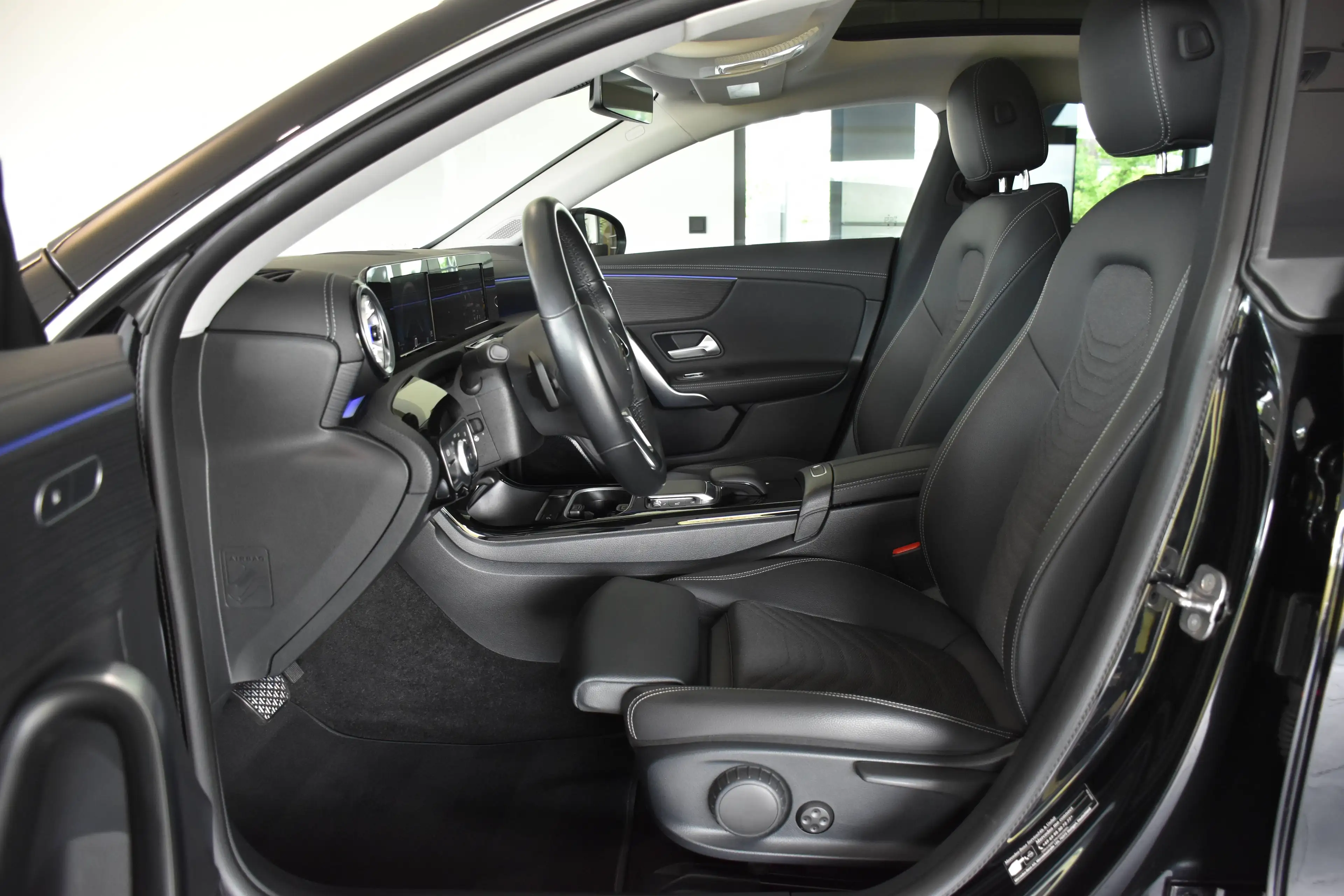 Mercedes-Benz CLA 220 CLA 220 d 8G-DCT PROGRESSIVE"PANORAMA"AHK"LED" — photo 12