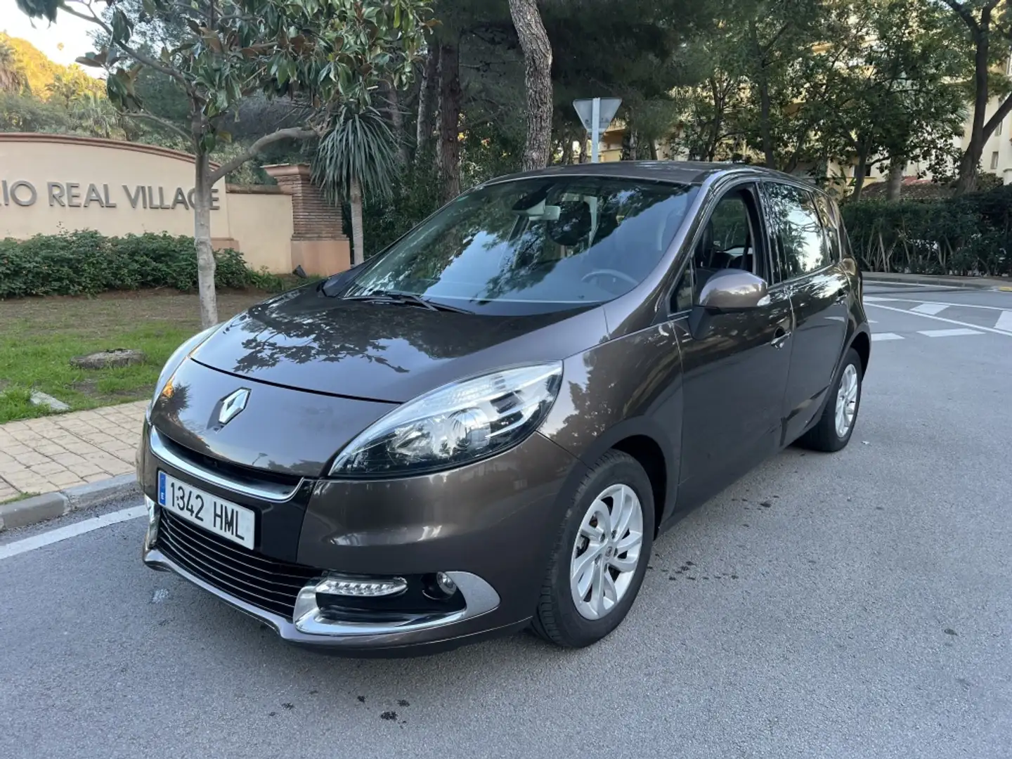 Renault Scenic 1.5dCi Energy Business 110 Marrón - 1