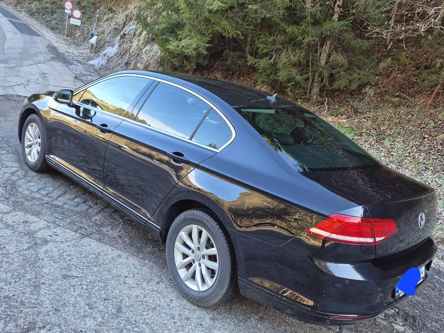 Volkswagen Passat Trendline 2,0 TDI Schwarz - 2