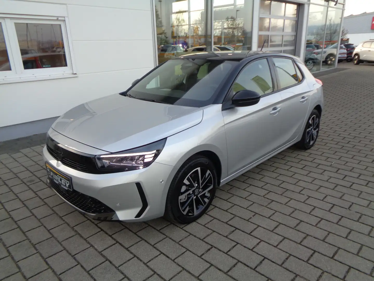 Opel Corsa GS Silber - 1