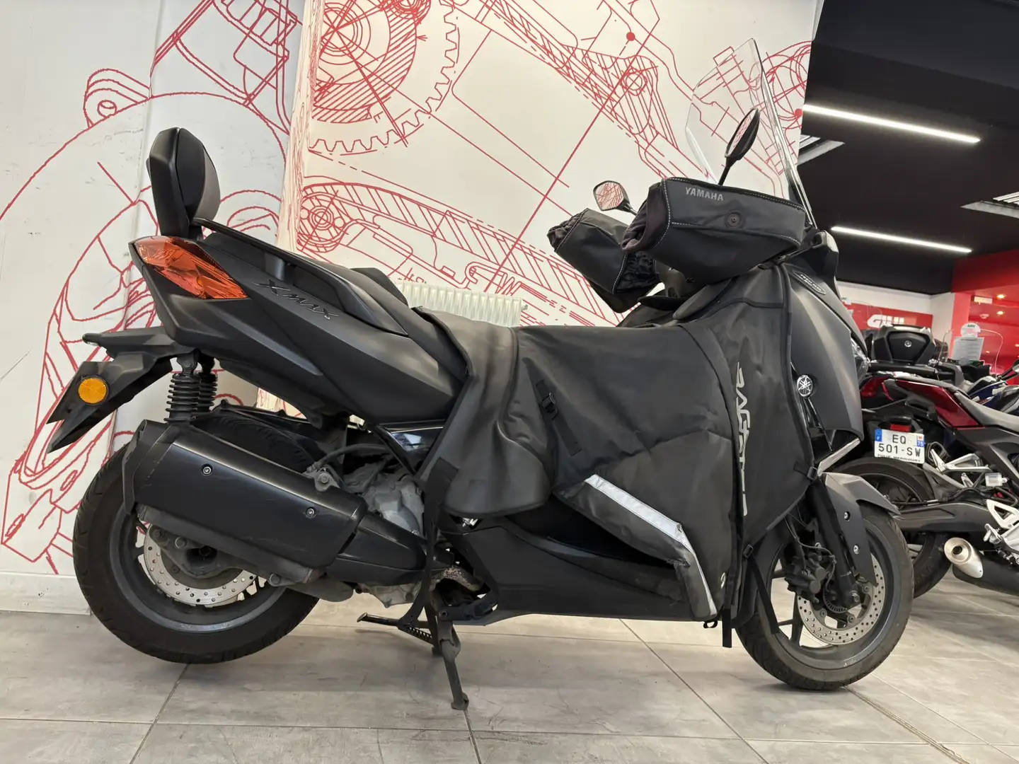 Yamaha X-Max 300 Noir - 1