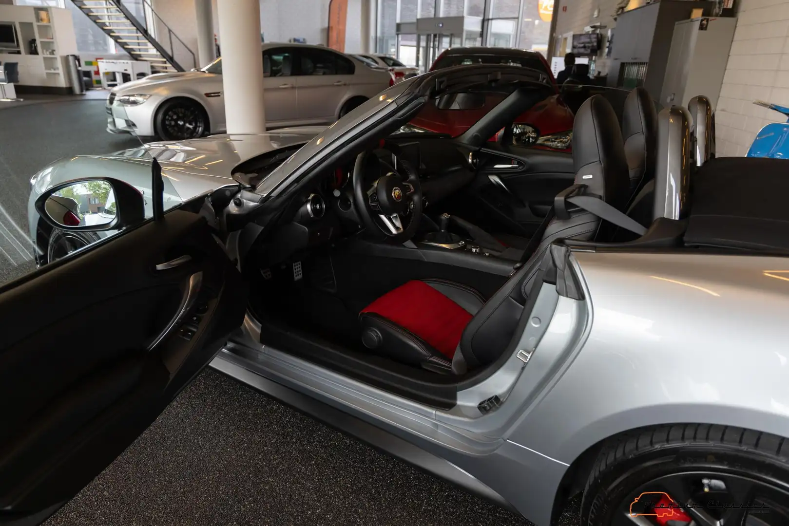 Fiat 124 Spider 1.4 MultiAir Turbo Abarth | 16.000KM | BOSE | New Silber - 2
