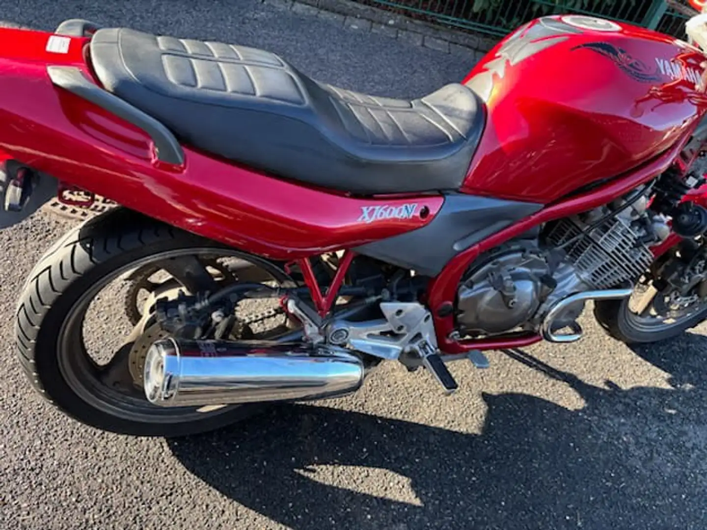 Yamaha XJ 600 Rojo - 2