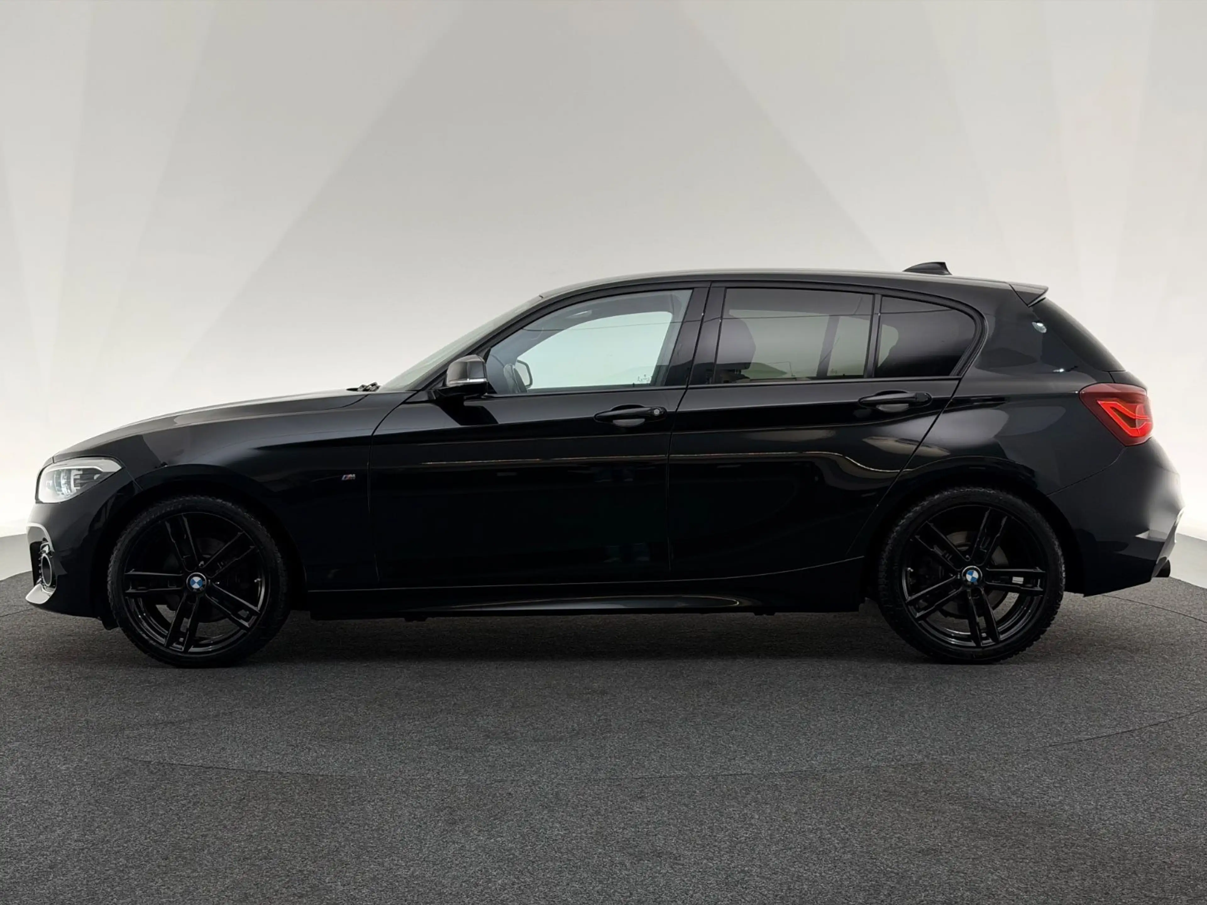 BMW 120 d Lim.*M SPORT SHADOW*LED-SHZ-PDC-HARMAN KARD — photo 4