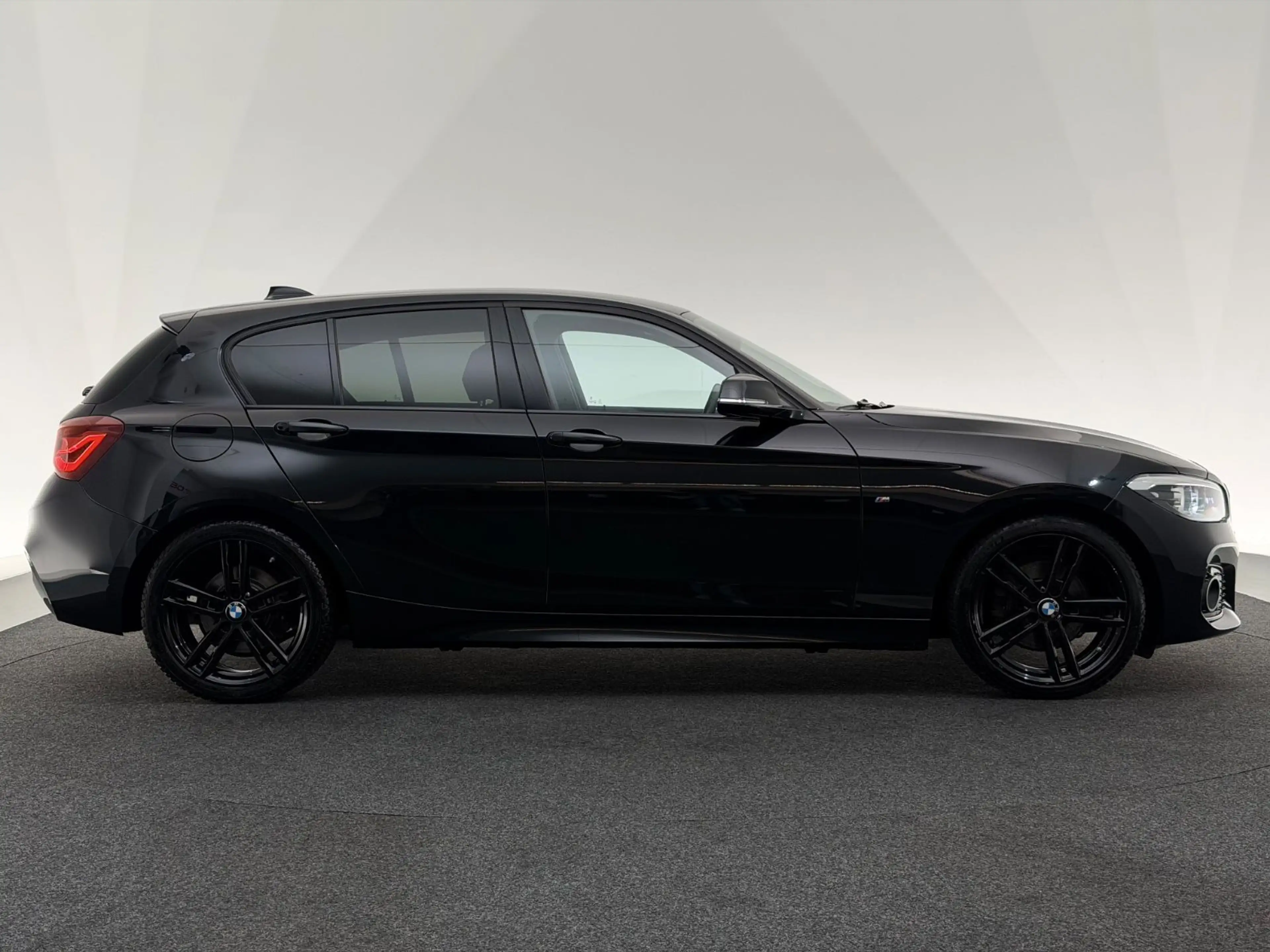 BMW 120 d Lim.*M SPORT SHADOW*LED-SHZ-PDC-HARMAN KARD — photo 8