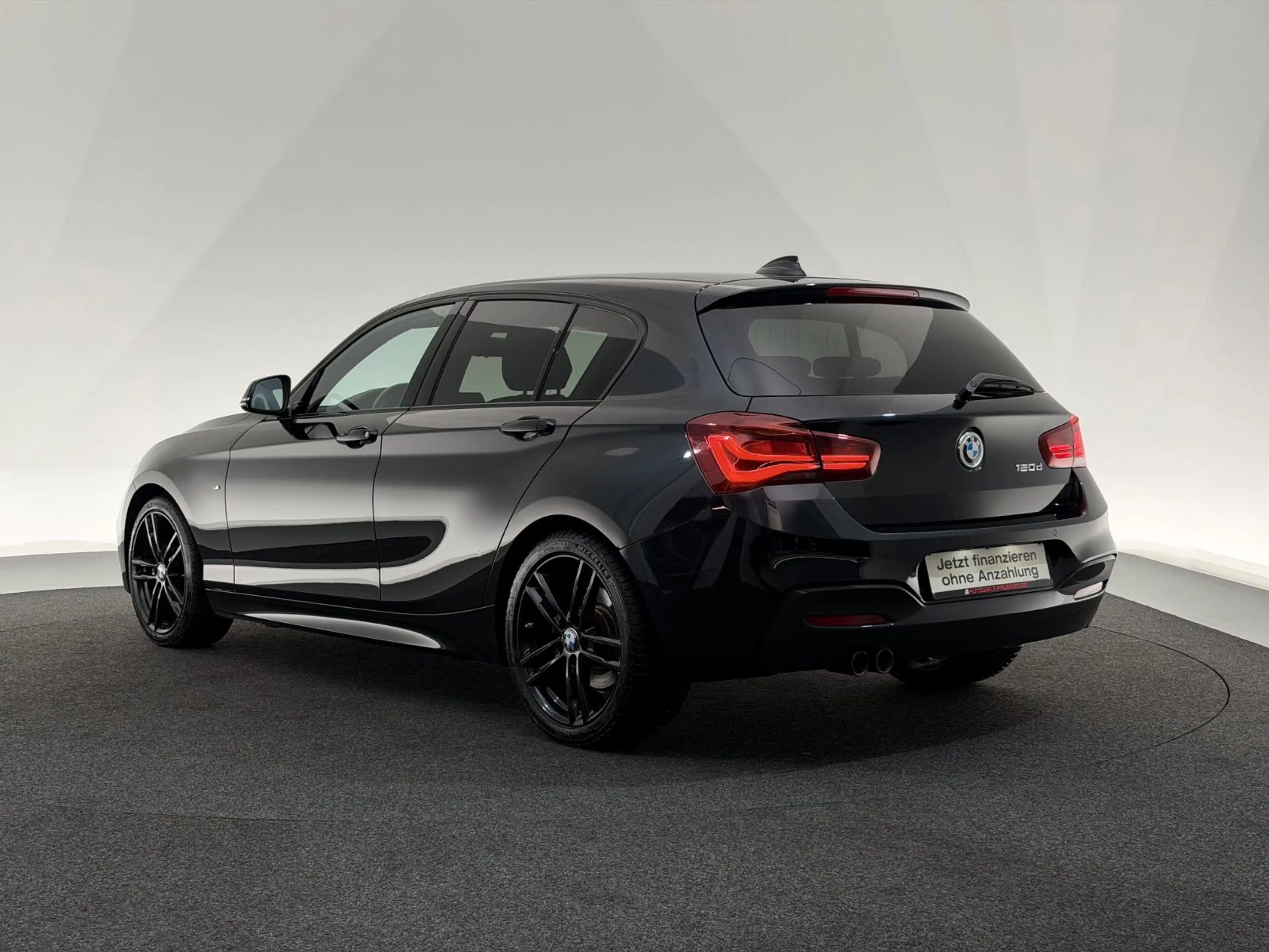 BMW 120 d Lim.*M SPORT SHADOW*LED-SHZ-PDC-HARMAN KARD — photo 5