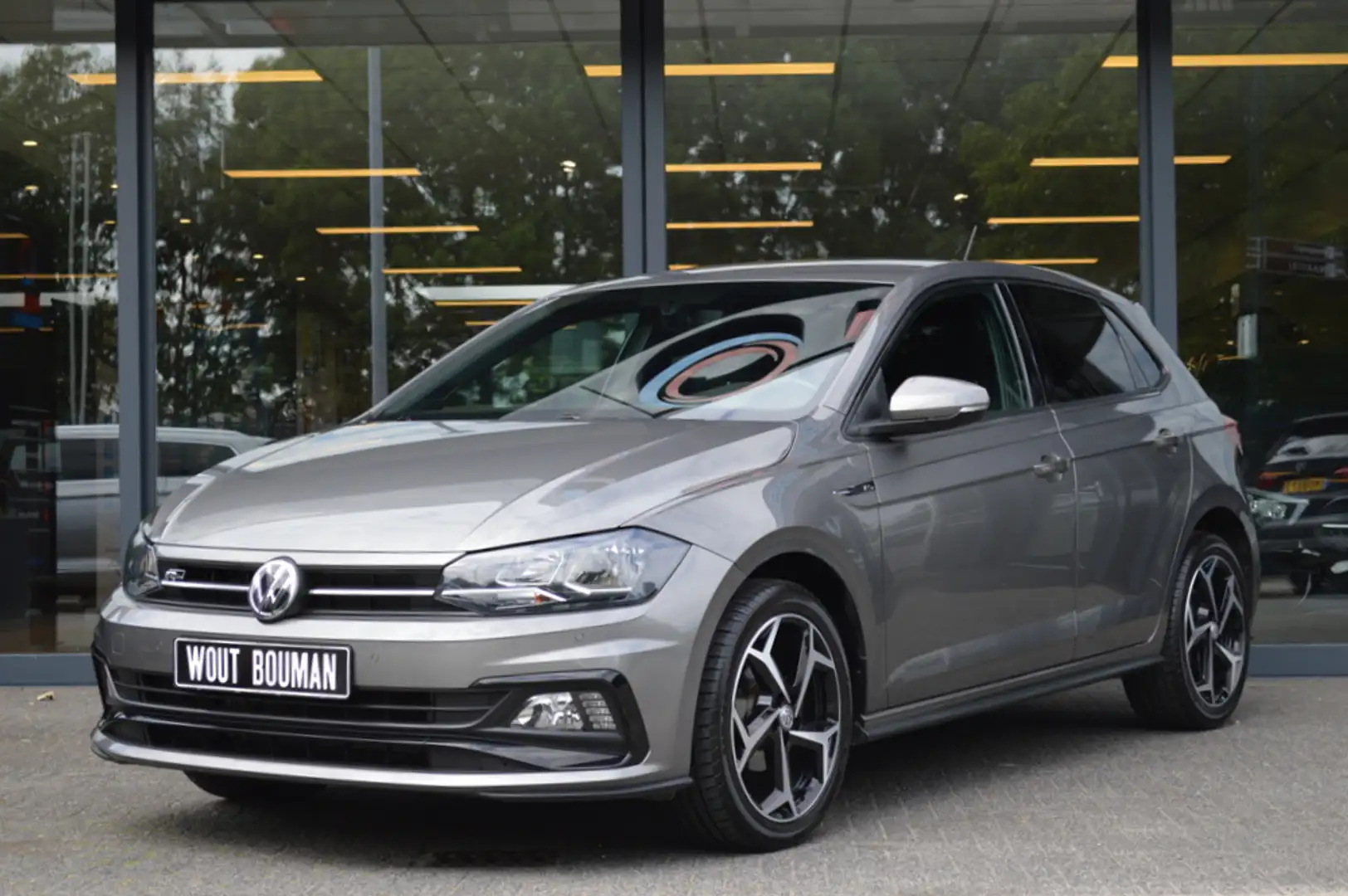 Volkswagen Polo 1.0 TSI R-Line Navi Clima Pdc Grijs - 2