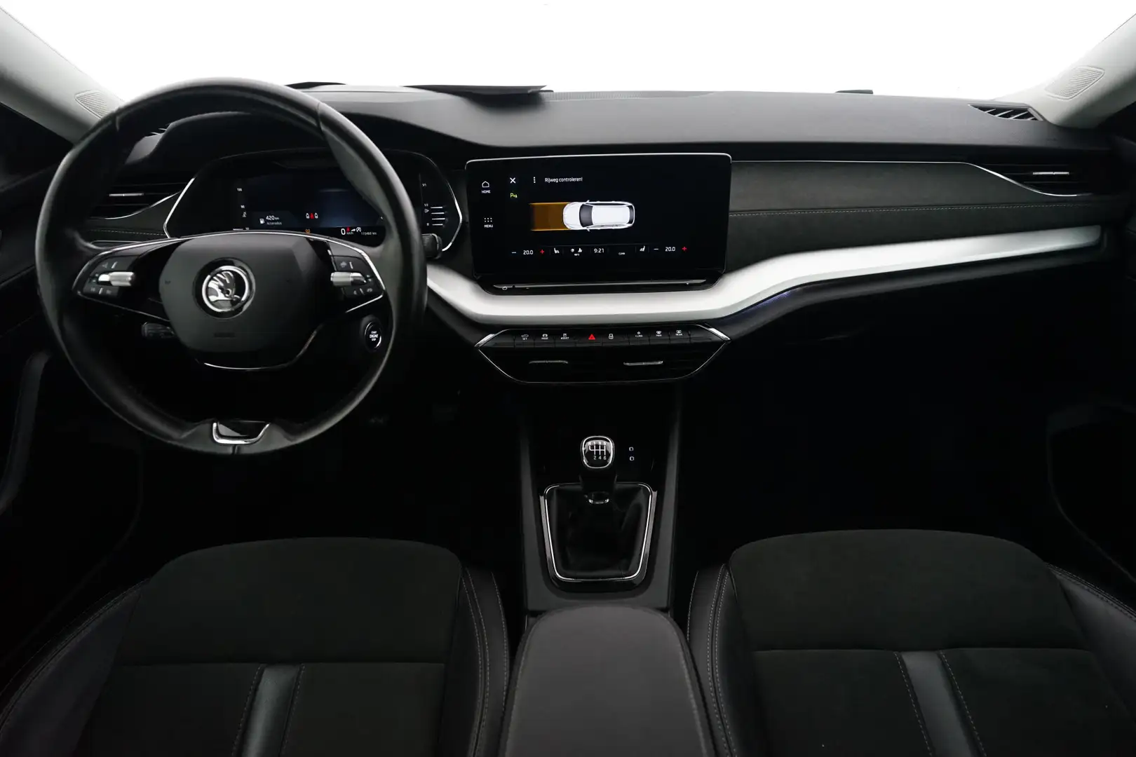 Skoda Octavia Combi 1.5 TSI First Edition | Trekhaak | Pano | St Noir - 2