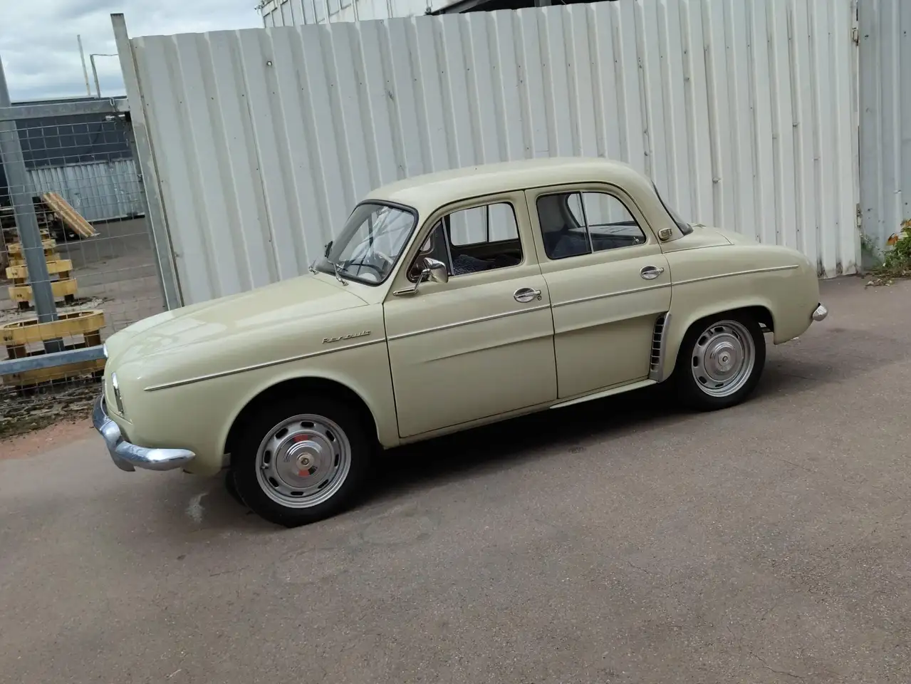 Renault Dauphine, foto 1