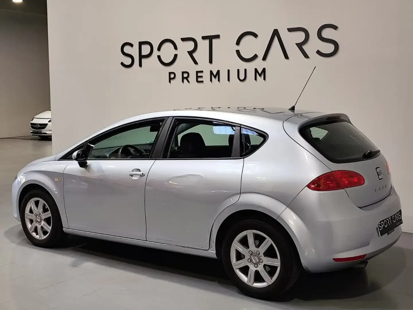 SEAT Leon 1.6 102cv Stylance Gris - 2