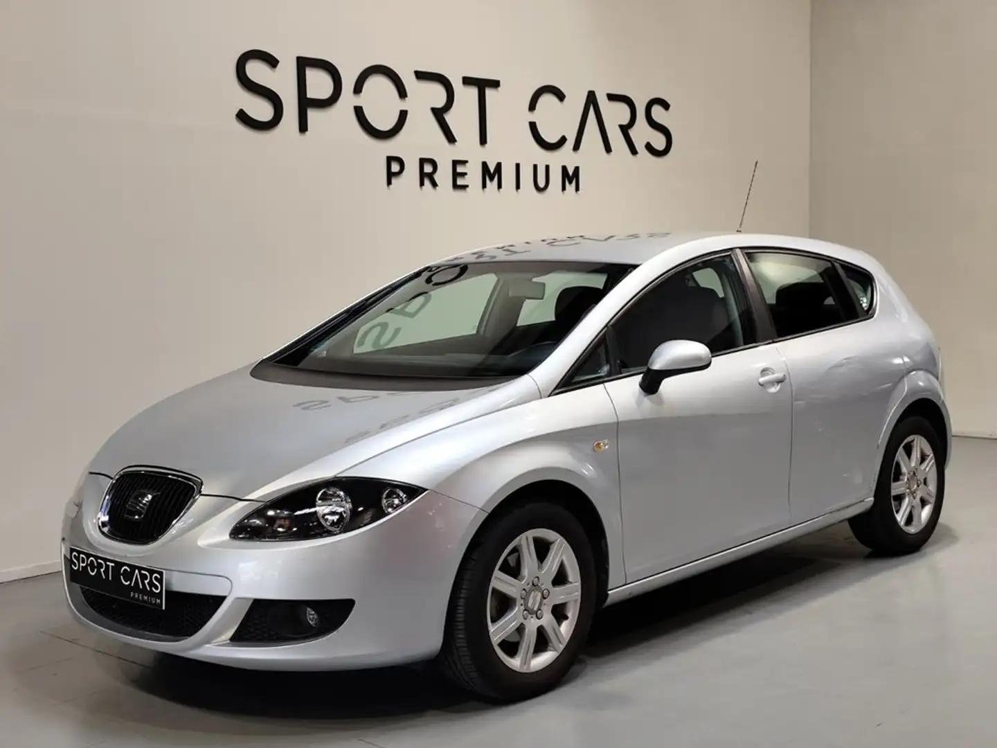 SEAT Leon 1.6 102cv Stylance Gris - 1