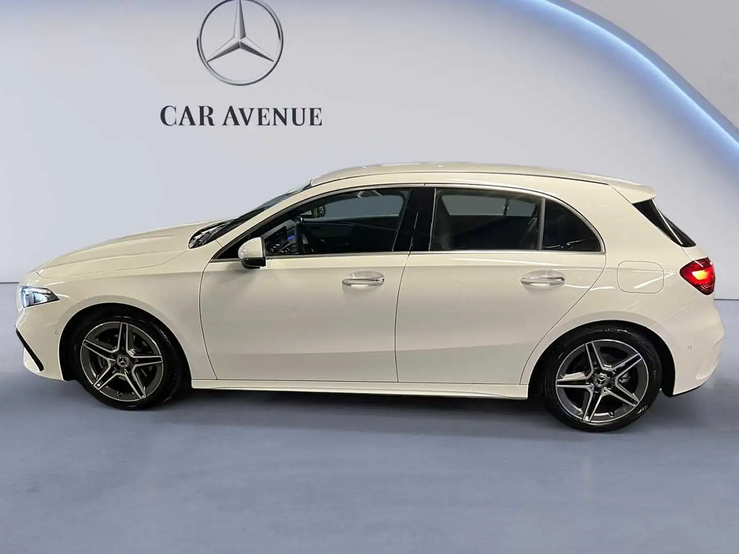 Mercedes-Benz A 200 d Blanc - 2