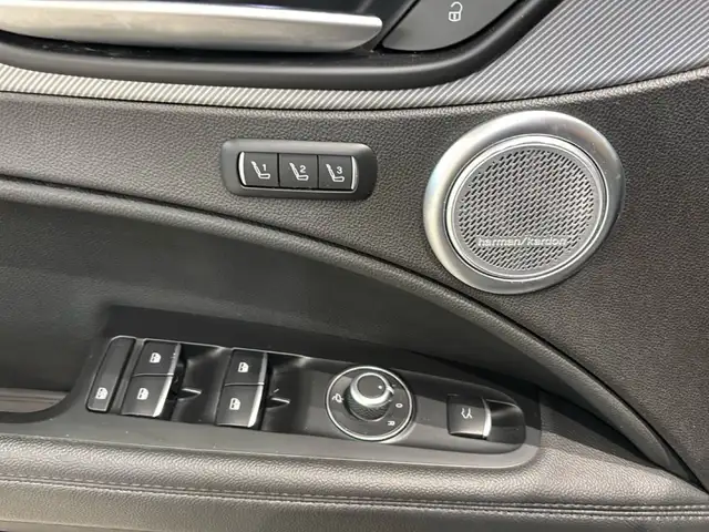 Alfa Romeo Stelvio view 13