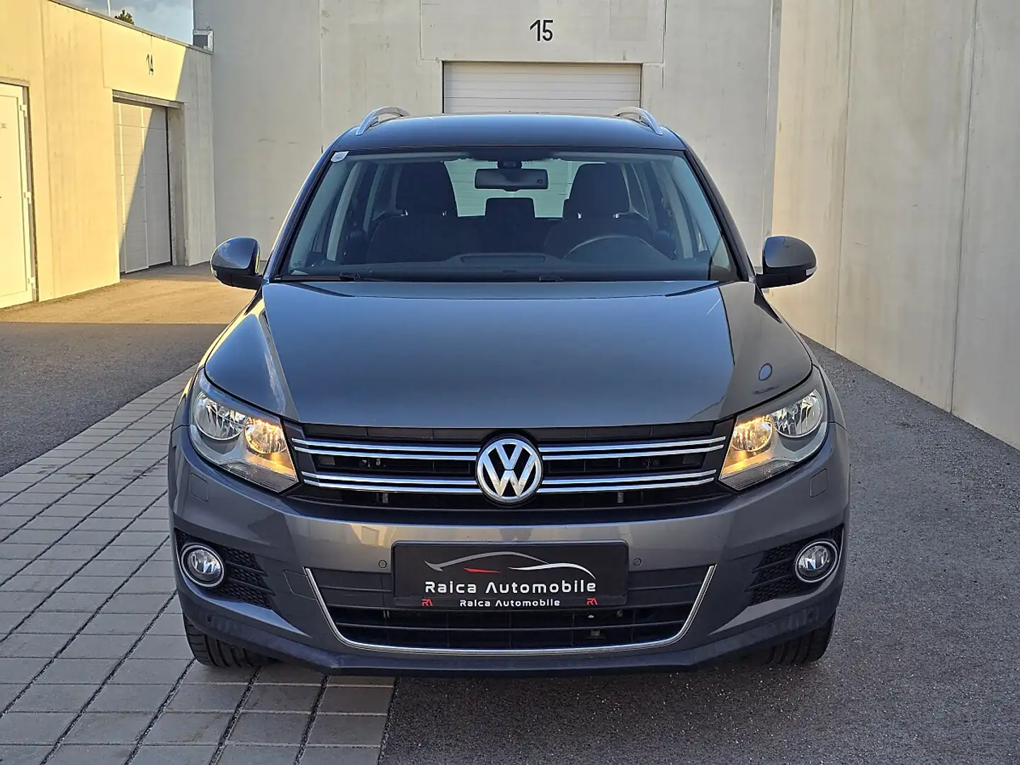 Volkswagen Tiguan 2,0 TDI *Alcantara *SHZ *Tempomat *Notruf *4x4 Grau - 2