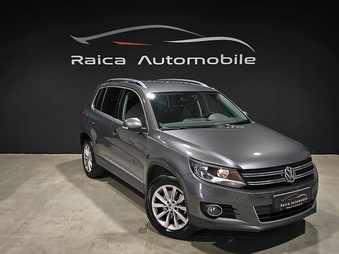 Volkswagen Tiguan 2,0 TDI *Alcantara *SHZ *Tempomat *Notruf *4x4 Grau - 1