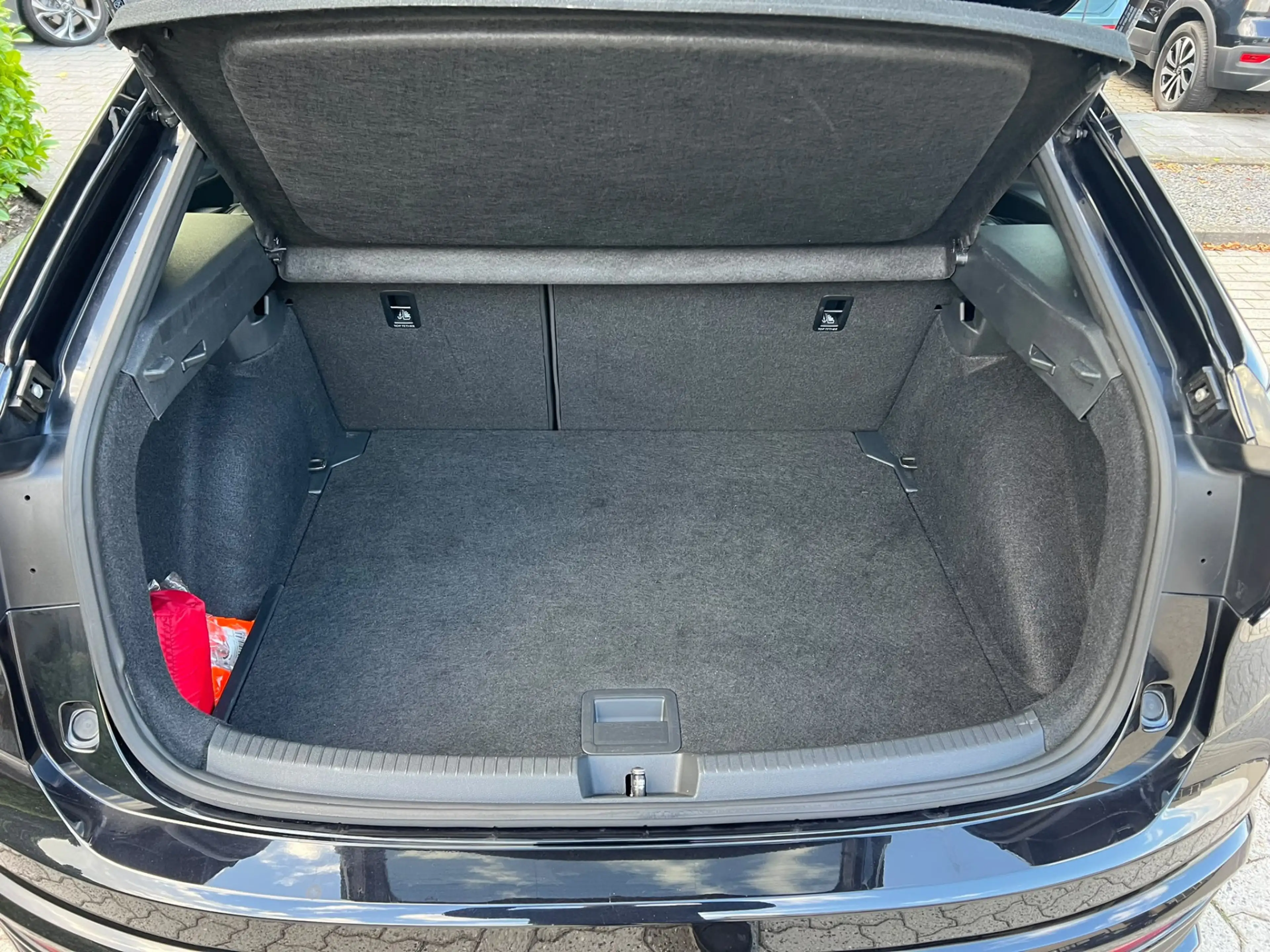 Volkswagen Taigo 1.5 TSI R-Line virtual cockpit, stoelverw, navi, c — photo 6