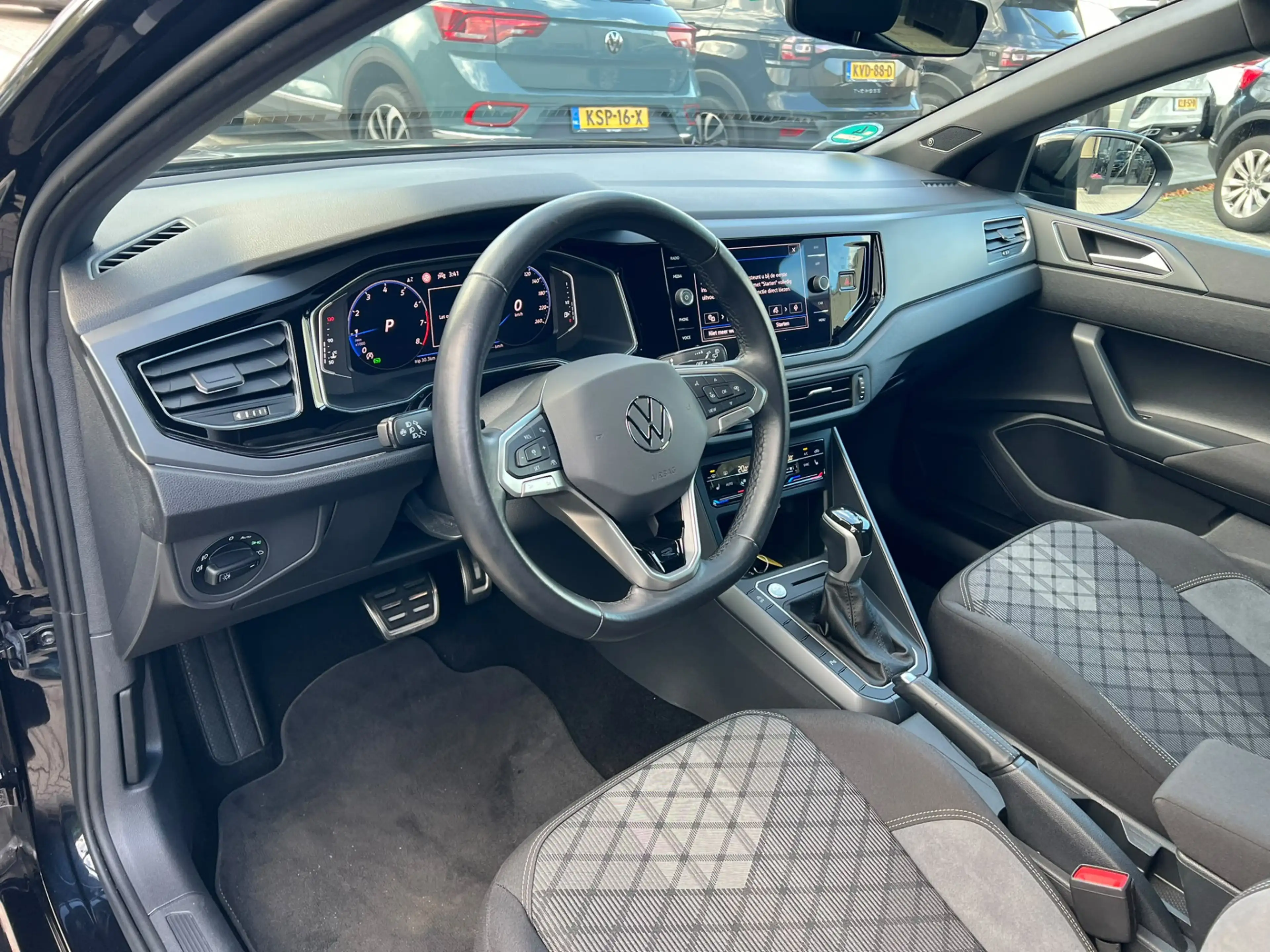 Volkswagen Taigo 1.5 TSI R-Line virtual cockpit, stoelverw, navi, c — photo 2