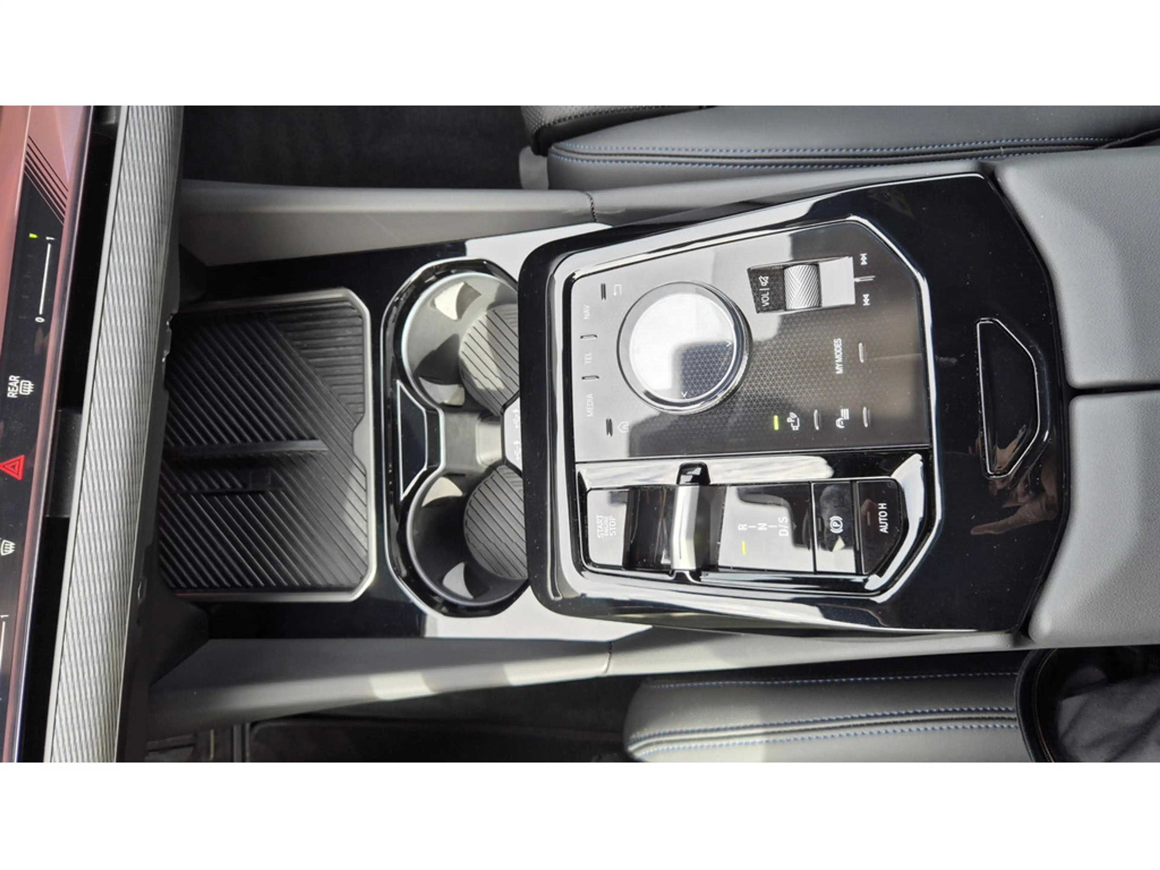 BMW 520 i Touring M-Sport 20 ZOLL+AHK+H/K+KAM+LED — photo 15