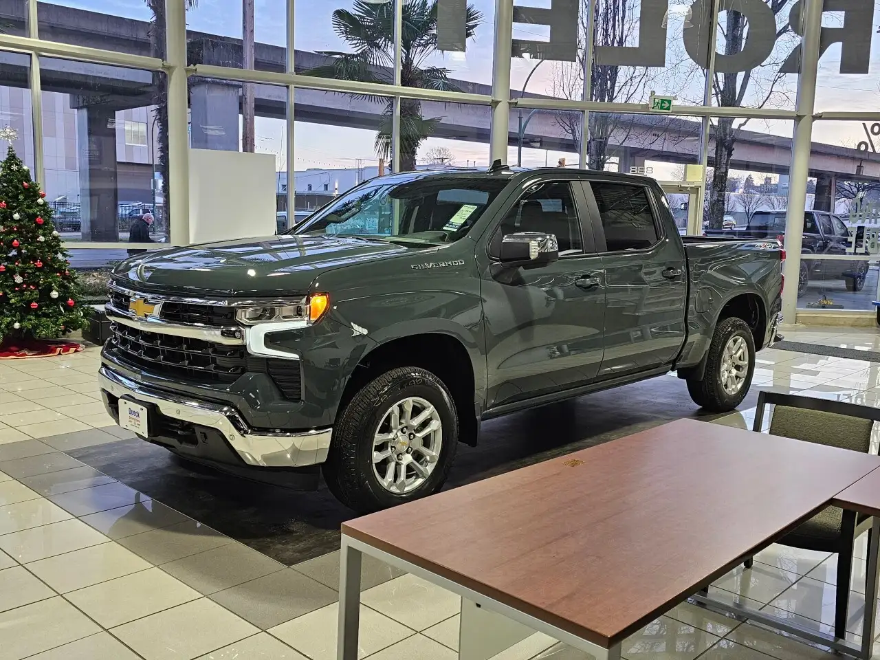 Chevrolet Silverado 1500 снимка Chevrolet Silverado 1500