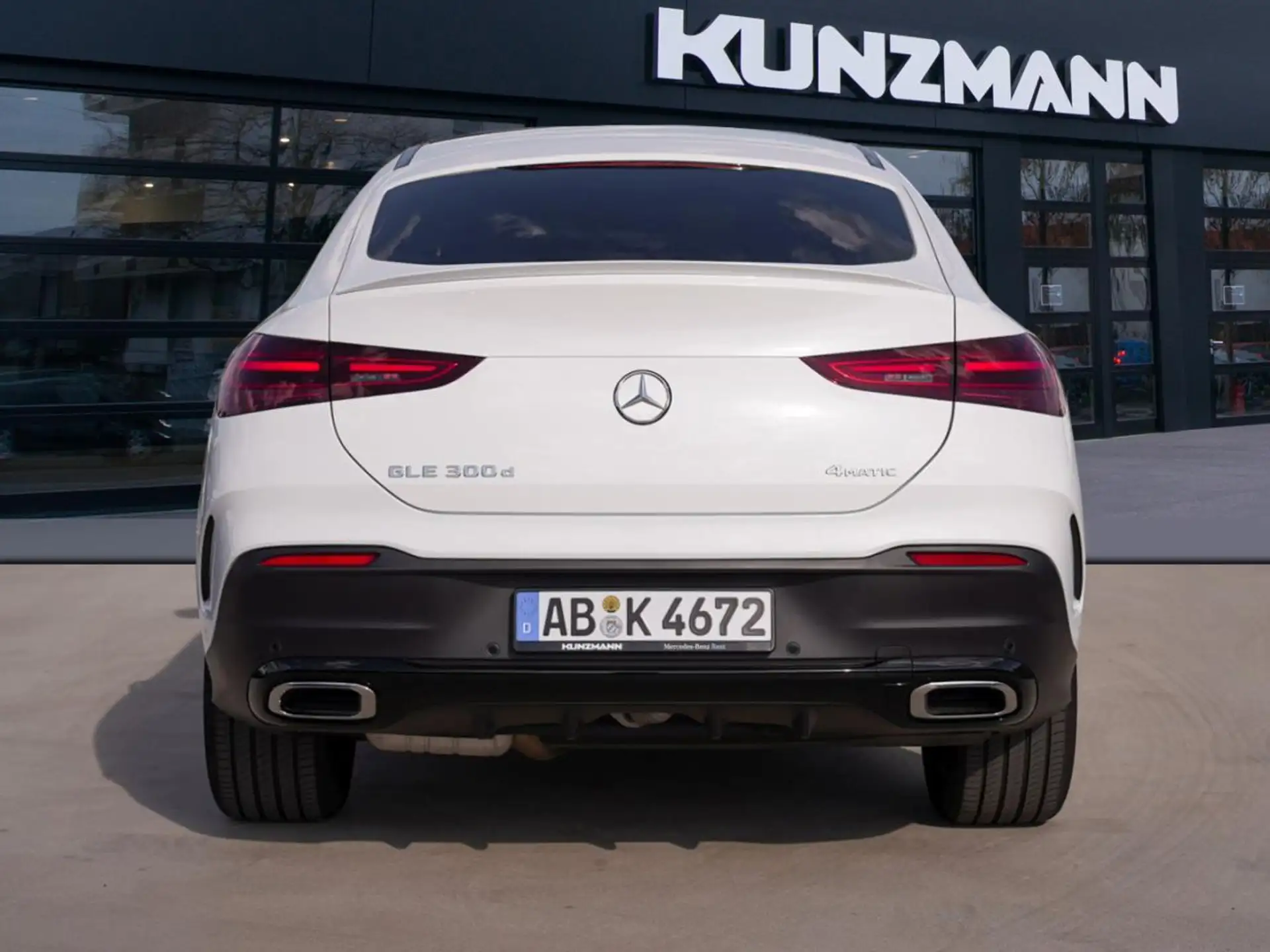 벤츠 Mercedes-Benz GLE GLE 300 2026 흰색 사진 4