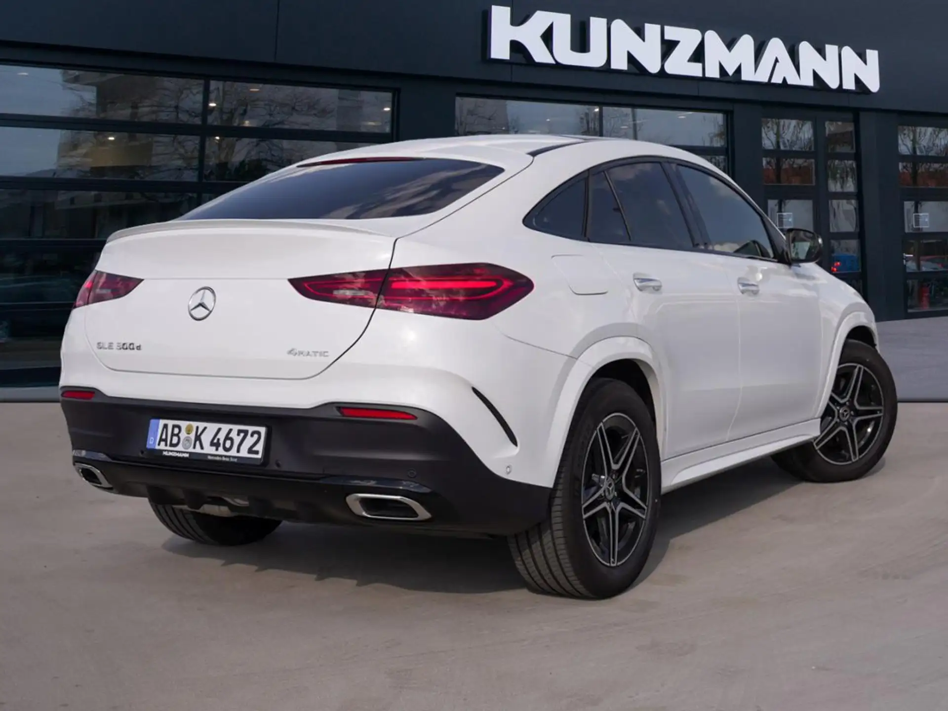 벤츠 Mercedes-Benz GLE GLE 300 2026 흰색 사진 3