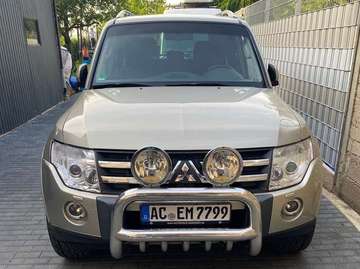 Pajero 3.8 V6 Automatik Instyle