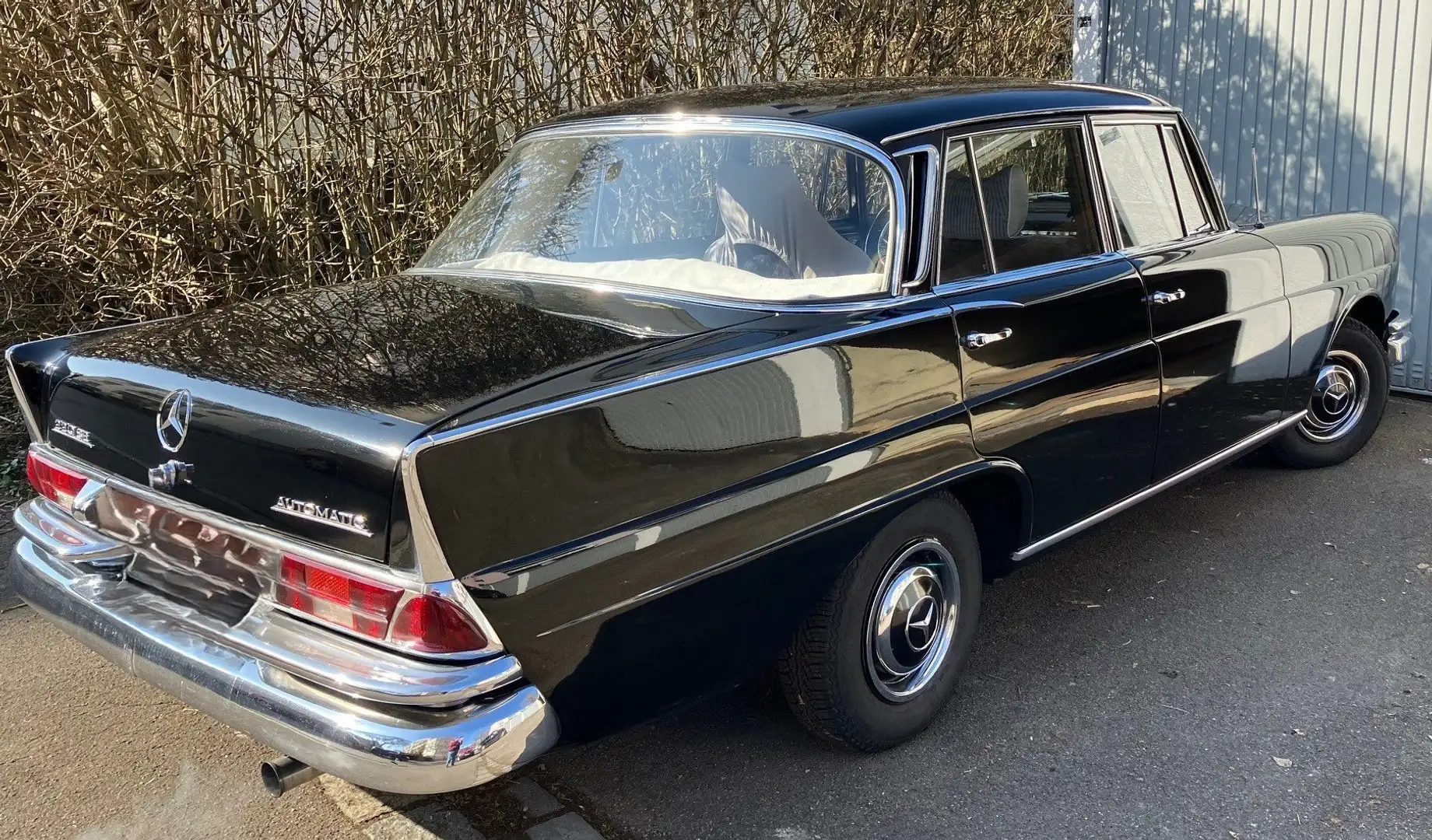 Mercedes-Benz 220 SEB Automatic Oldtimer Große Heckflosse Чорний - 2