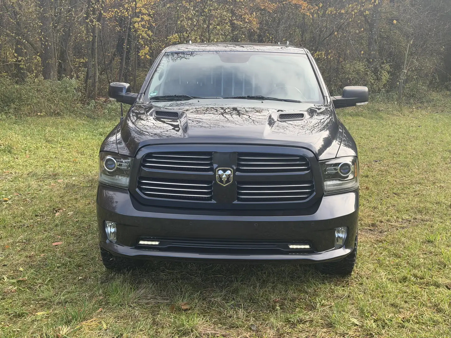 RAM 1500 Quad Cab Sport 5.7 Hemi LPG Grau - 2