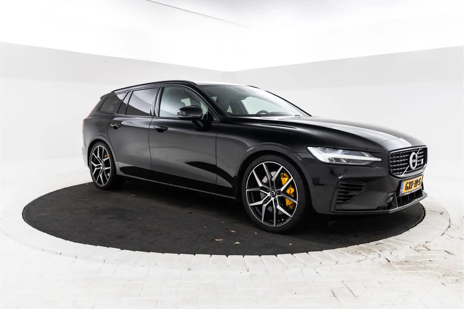 Volvo V60 2.0 T8 Twin Engine AWD Polestar Engineered Polesta Zwart - 2