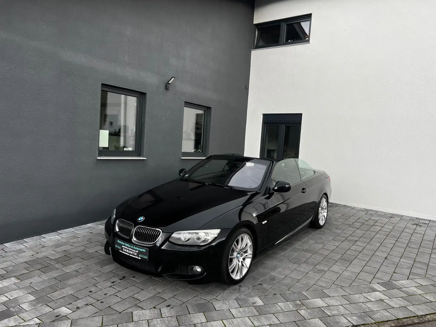 BMW 330 i Cabrio M-Paket Noir - 1