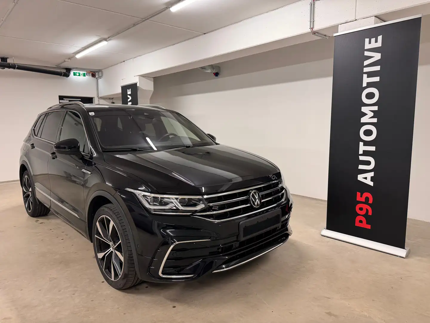 Volkswagen Tiguan Allspace R-Line 4Motion, Werksgarantie bis 04/2029 Schwarz - 1