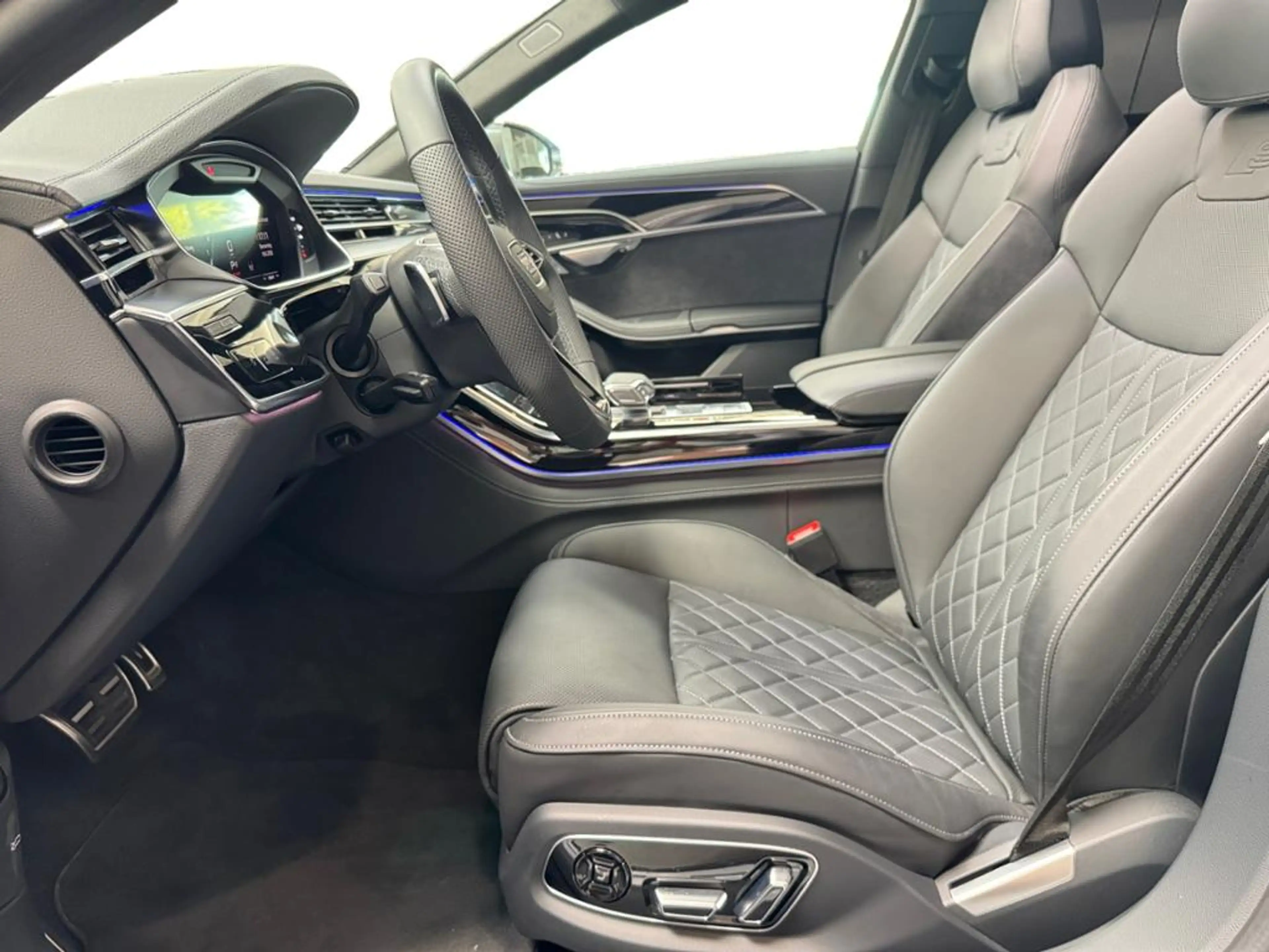 Audi S8 4.0 TFSI quattro Exclusive+Fahrassist+AHK+HUD — photo 9