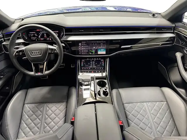 Audi S8 view 11