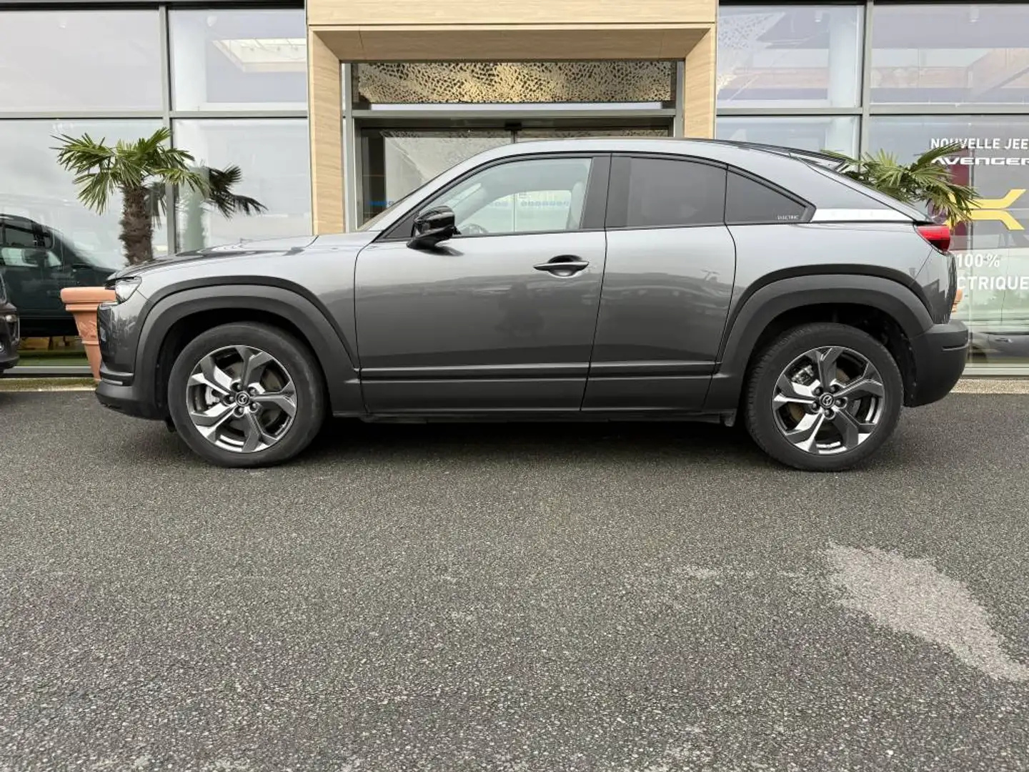 Mazda MX-30 MX-30 ELECTRIQUE 145 CH MODERN CONFIDENCE Сірий - 2