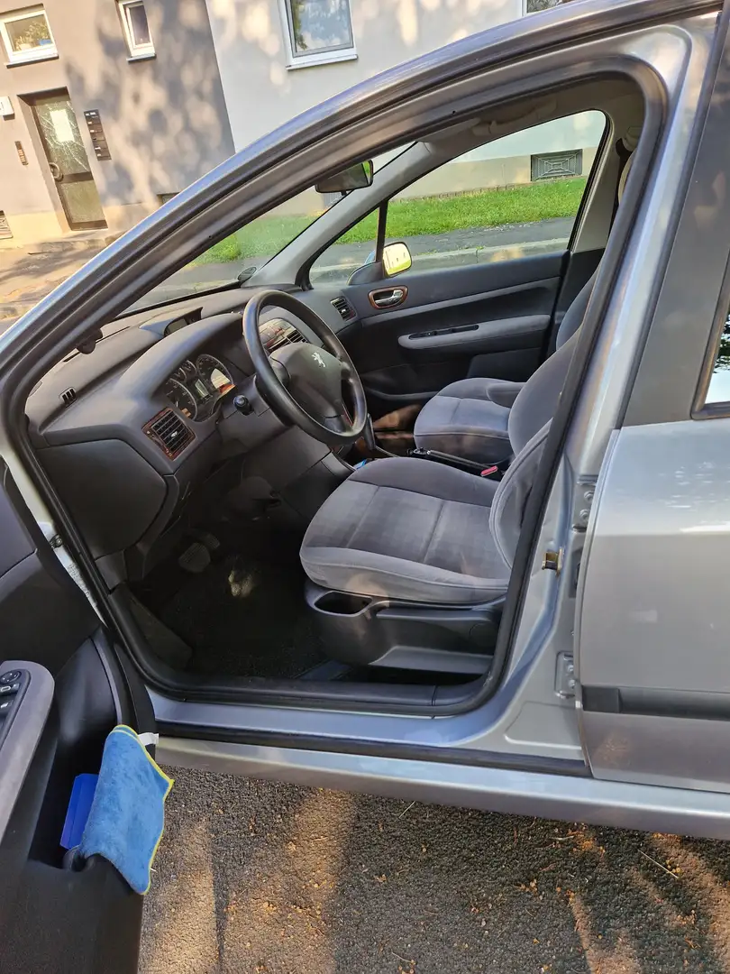 Peugeot 307 307 110 Automatik Premium Šedá - 2