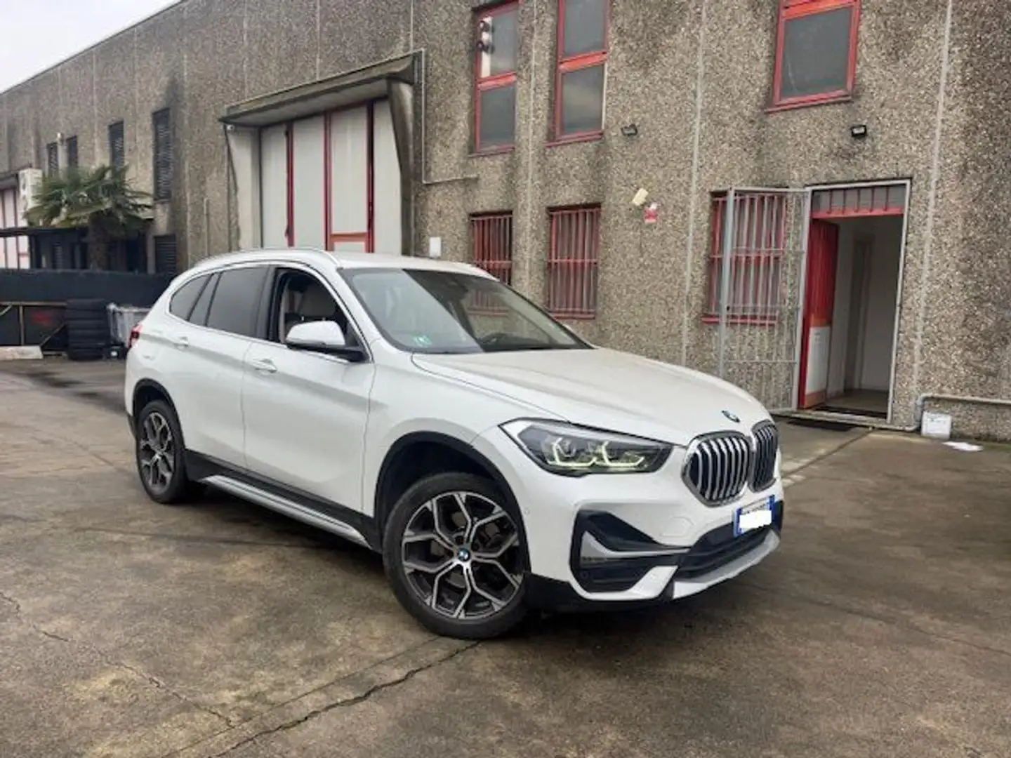 BMW X1 sDrive18d xLine Plus Blanc - 1