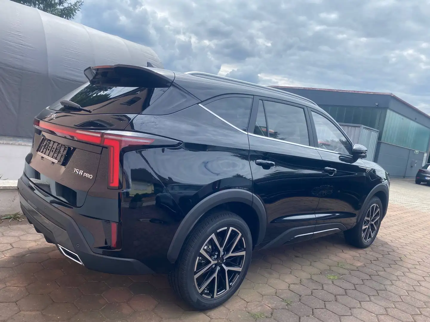 JAC JS8 Pro 1.5 TGDI DCT Schwarz - 2