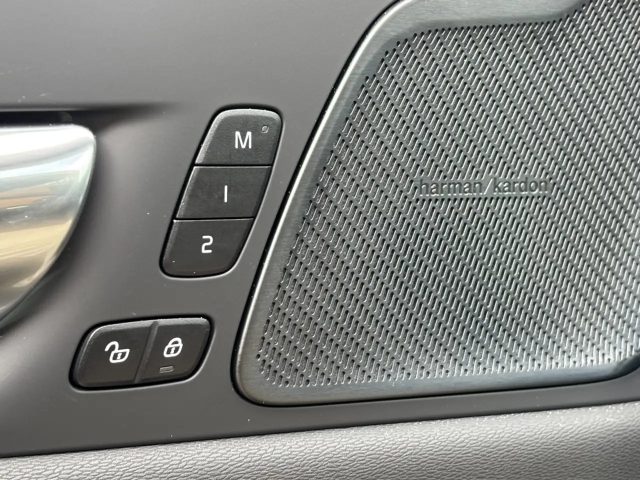 Volvo XC60 2026 — фото 18