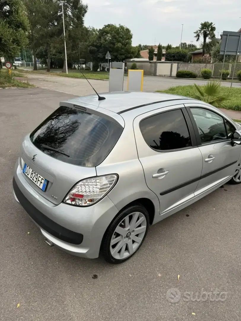 Peugeot 207 5p 1.6 hdi 16v XSI - 2