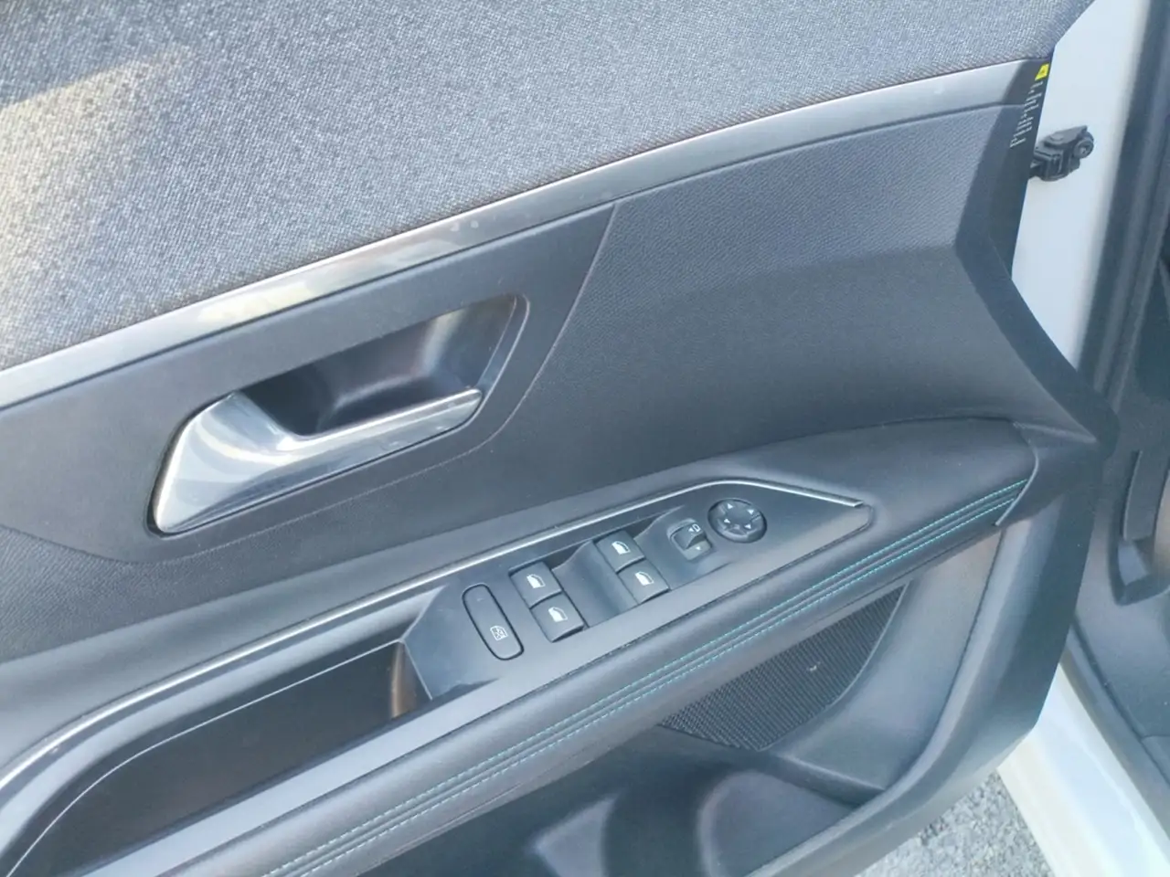 Peugeot 3008 Hybrid 225 e-EAT8 Allure Pack, миниатюра 11