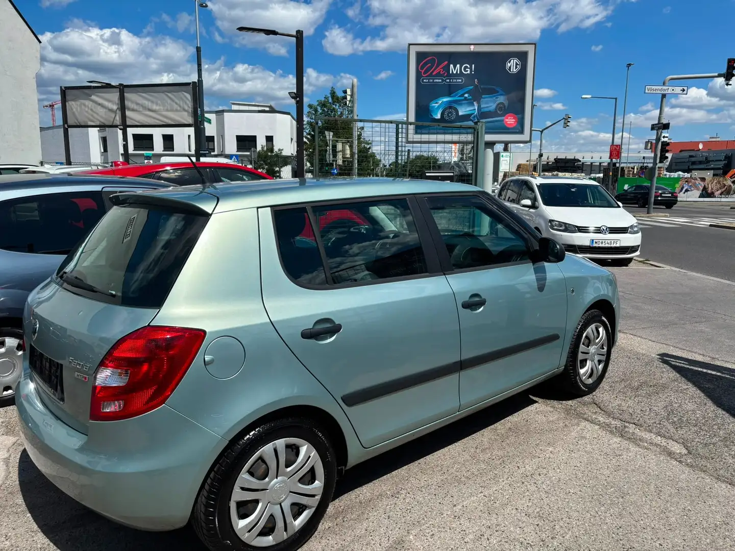 Skoda Fabia Active Clever 1,2 12V 69PS mit Klima Grün - 2