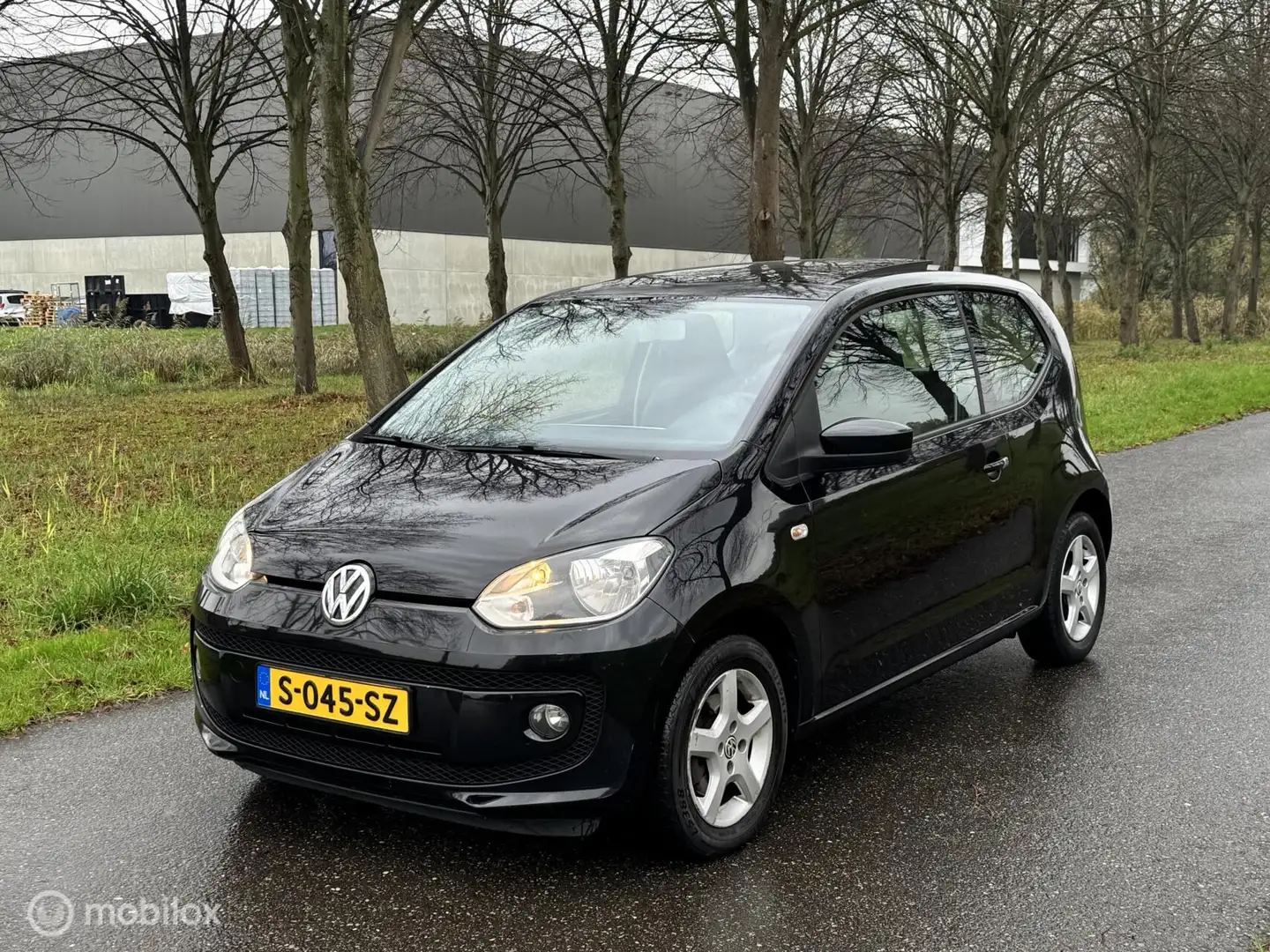 Volkswagen up! 1.0 take up!*PANODAK*STOELVERWARMING*NEW APK Schwarz - 1