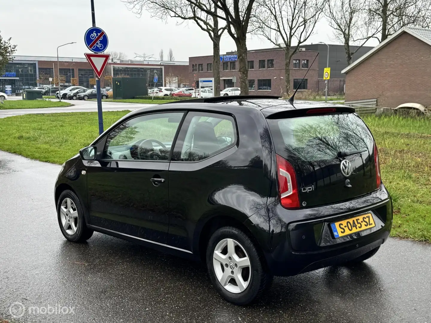 Volkswagen up! 1.0 take up!*PANODAK*STOELVERWARMING*NEW APK Zwart - 2