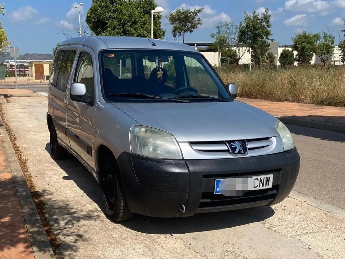 Peugeot Partner Partner 1.9D Combi Pro Plateado - 1