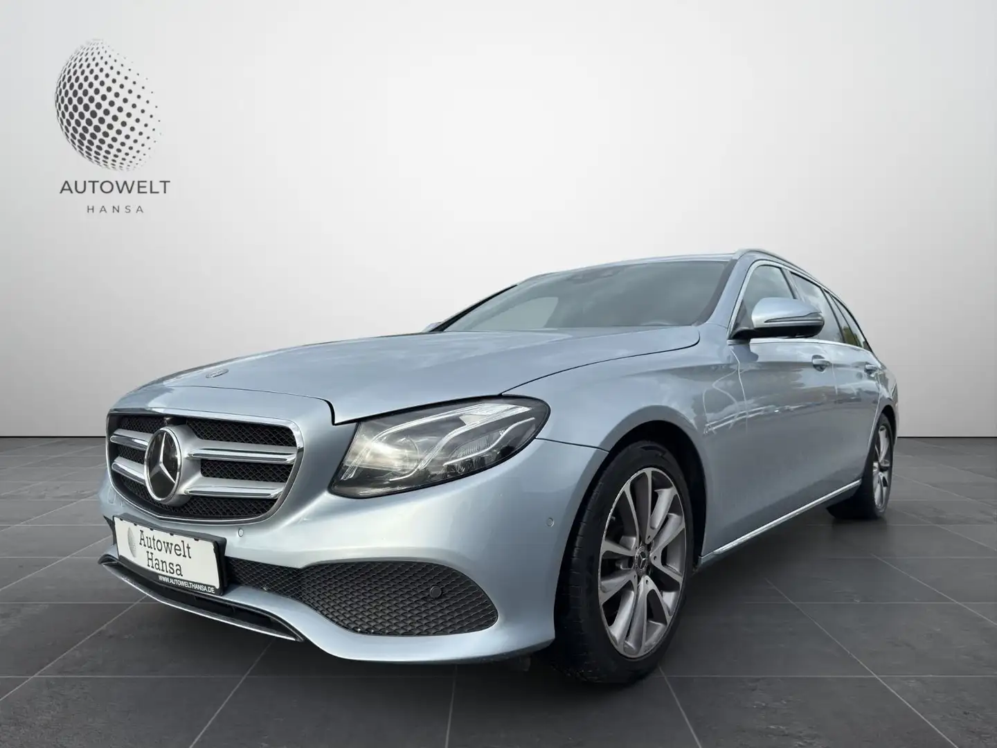 Mercedes-Benz E 220 d /AVANT./WIDESCR./DISTRO+/LEDER/360*/18ZL Argent - 1