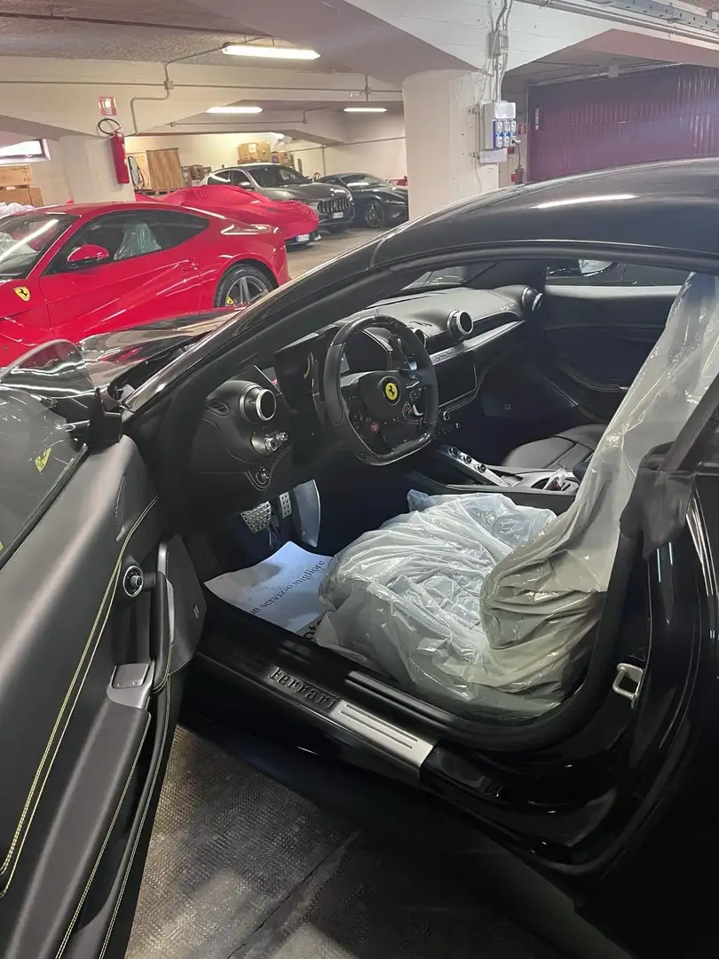 Ferrari Portofino M Negro - 2